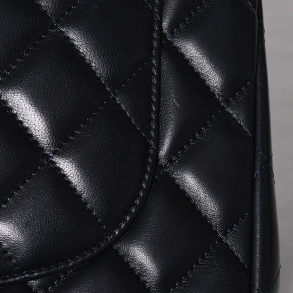 極美品 CHANEL シャネル チェーンショルダーバッグ ラムスキン マトラッセ30 Wフラップ ネイビー シルバー金具 16番台 中古 4a009161