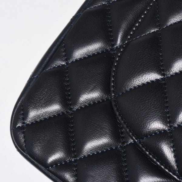 極美品 CHANEL シャネル チェーンショルダーバッグ ラムスキン マトラッセ30 Wフラップ ネイビー シルバー金具 16番台 中古 4a009161