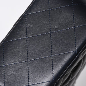 極美品 CHANEL シャネル チェーンショルダーバッグ ラムスキン マトラッセ30 Wフラップ ネイビー シルバー金具 16番台 中古 4a009161