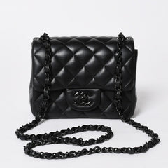 極美品 CHANEL シャネル ミニマトラッセ16 ソーブラック SフラップSチェーンショルダーバッグ ランダム番台 ココマーク ラムスキン ブラックメタル金具 中古 4a009175
