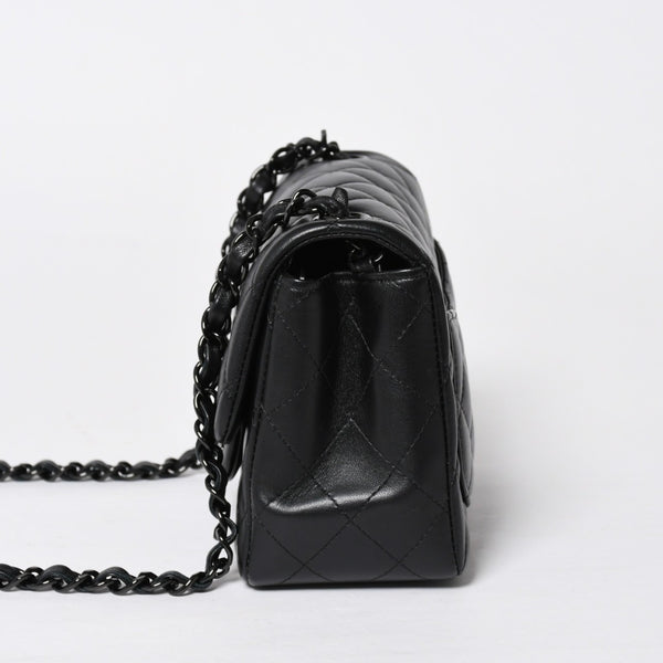 極美品 CHANEL シャネル ミニマトラッセ16 ソーブラック SフラップSチェーンショルダーバッグ ランダム番台 ココマーク ラムスキン ブラックメタル金具 中古 4a009175