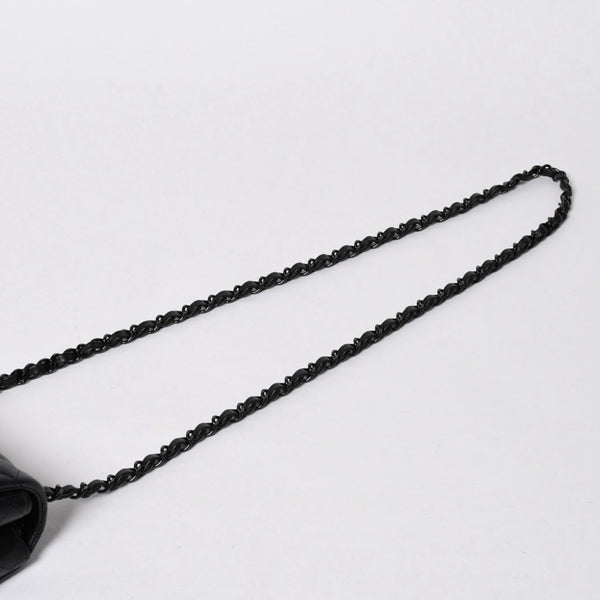 極美品 CHANEL シャネル ミニマトラッセ16 ソーブラック SフラップSチェーンショルダーバッグ ランダム番台 ココマーク ラムスキン ブラックメタル金具 中古 4a009175