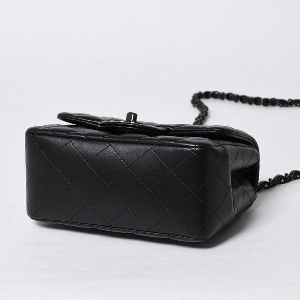 極美品 CHANEL シャネル ミニマトラッセ16 ソーブラック SフラップSチェーンショルダーバッグ ランダム番台 ココマーク ラムスキン ブラックメタル金具 中古 4a009175