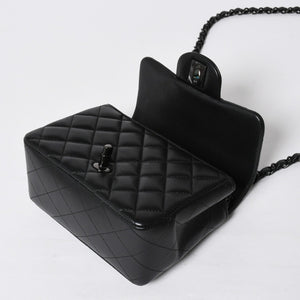 極美品 CHANEL シャネル ミニマトラッセ16 ソーブラック SフラップSチェーンショルダーバッグ ランダム番台 ココマーク ラムスキン ブラックメタル金具 中古 4a009175