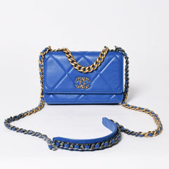 極美品 CHANEL シャネル 19 チェーンウォレット ショルダーバッグ ブルー ゴールド金具 ランダム番台 ラムスキン 中古 4a009244