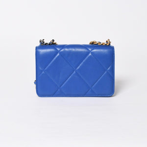 極美品 CHANEL シャネル 19 チェーンウォレット ショルダーバッグ ブルー ゴールド金具 ランダム番台 ラムスキン 中古 4a009244