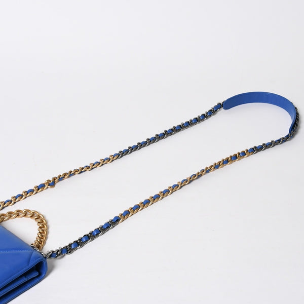 極美品 CHANEL シャネル 19 チェーンウォレット ショルダーバッグ ブルー ゴールド金具 ランダム番台 ラムスキン 中古 4a009244