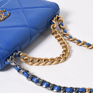 極美品 CHANEL シャネル 19 チェーンウォレット ショルダーバッグ ブルー ゴールド金具 ランダム番台 ラムスキン 中古 4a009244