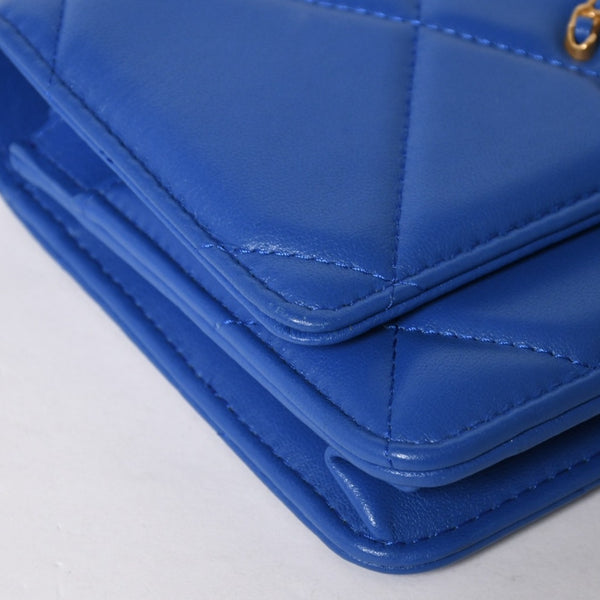 極美品 CHANEL シャネル 19 チェーンウォレット ショルダーバッグ ブルー ゴールド金具 ランダム番台 ラムスキン 中古 4a009244