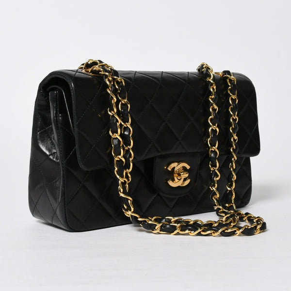 極美品 CHANEL シャネル マトラッセ23 Wフラップ Wチェーンショルダーバッグ 2番台 ココマーク ラムスキン ブラック 中古 4a009159