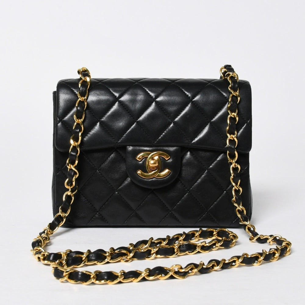 極美品 CHANEL シャネル ショルダーバッグ MINI SQUARE 17 ミニスクエア 17 チェーンショルダーバッグ ブラック ラムスキン ゴールド金具 1番台 中古 4a009157