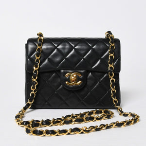 極美品 CHANEL シャネル ショルダーバッグ MINI SQUARE 17 ミニスクエア 17 チェーンショルダーバッグ ブラック ラムスキン ゴールド金具 1番台 中古 4a009157
