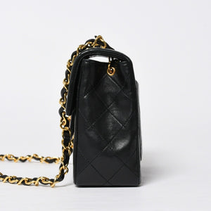 極美品 CHANEL シャネル ショルダーバッグ MINI SQUARE 17 ミニスクエア 17 チェーンショルダーバッグ ブラック ラムスキン ゴールド金具 1番台 中古 4a009157