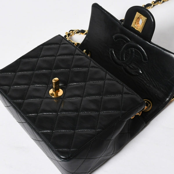 極美品 CHANEL シャネル ショルダーバッグ MINI SQUARE 17 ミニスクエア 17 チェーンショルダーバッグ ブラック ラムスキン ゴールド金具 1番台 中古 4a009157
