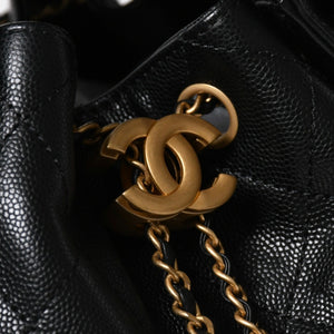 新品同様 CHANEL シャネル シャネル25 スモール ハンドバッグ ランダム番台 ココマーク キャビアスキン ゴールド金具 ブラック 中古 4a009154