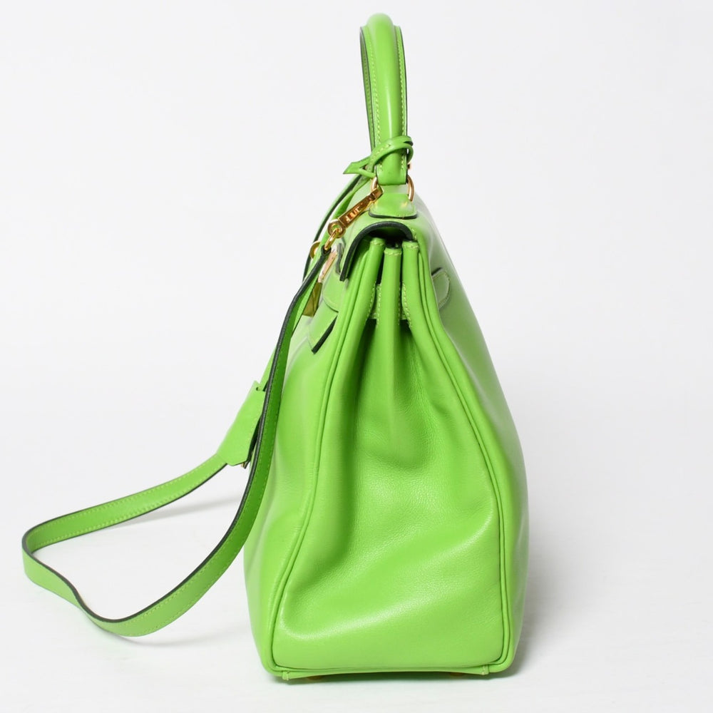 Mint condition HERMES Kelly 28, inner stitching, apple green. ◻B stamp, Veau Gulliver, gold hardware, handbag, pre-owned, 4a009166