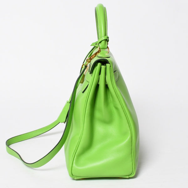 Mint condition HERMES Kelly 28, inner stitching, apple green. ◻B stamp, Veau Gulliver, gold hardware, handbag, pre-owned, 4a009166