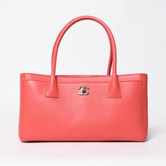 CHANEL シャネル エグゼクティブトート スモール トートバッグ A15206 19番台 ココマーク キャビアスキン ピンク シルバー金具 美品 中古 4a009163