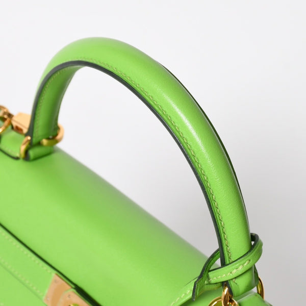 Mint condition HERMES Kelly 28, inner stitching, apple green. ◻B stamp, Veau Gulliver, gold hardware, handbag, pre-owned, 4a009166