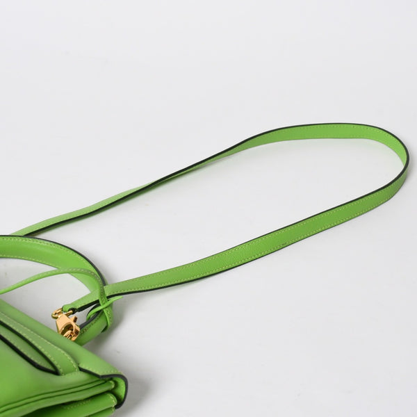 Mint condition HERMES Kelly 28, inner stitching, apple green. ◻B stamp, Veau Gulliver, gold hardware, handbag, pre-owned, 4a009166
