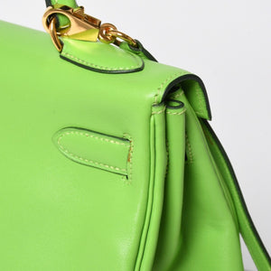 Mint condition HERMES Kelly 28, inner stitching, apple green. ◻B stamp, Veau Gulliver, gold hardware, handbag, pre-owned, 4a009166