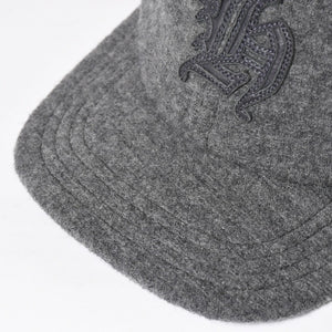 極美品 CHROME HEARTS クロムハーツ CH レザーパッチ ベースボールキャップ クロスボール ウール シルバー金具 グレー 中古 4a009023