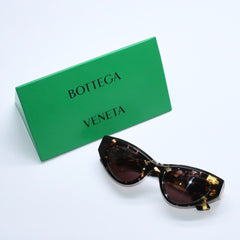 極美品 BOTTEGA VENETA ボッテガヴェネタ サングラス アイウェア BV1142S 002 サイズ49◻︎22-140 ブラウン ゴールド金具 中古 4a009215