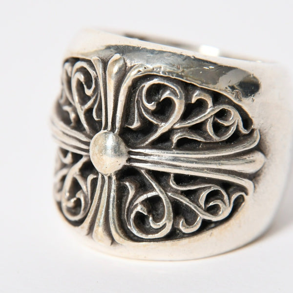 CHROME HEARTS CLASSIC OVAL CROSS Classic Oval Cross Ring Weight 39.57g Size 20.5 Silver 925 Good Condition Used 4a009226