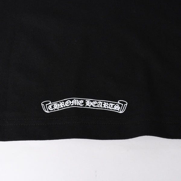 新品未使用 CHROME HEARTS クロムハーツ 半袖Tシャツ サイズXL スクロールラベルロゴ ブラック ホワイト プリント 新型 中古 4a009018