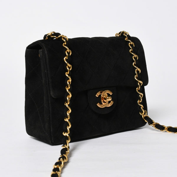 極美品 CHANEL シャネル MINI SQUARE 17 ミニスクエア 17 CHAIN SHOULDER BAG チェーンショルダーバッグ ブラック スウェード ゴールド金具 1番台 中古 4a009152
