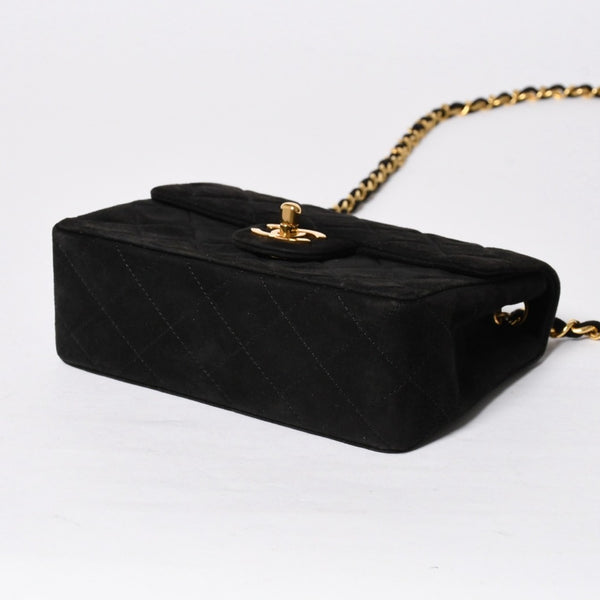 極美品 CHANEL シャネル MINI SQUARE 17 ミニスクエア 17 CHAIN SHOULDER BAG チェーンショルダーバッグ ブラック スウェード ゴールド金具 1番台 中古 4a009152