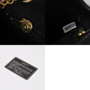 極美品 CHANEL シャネル MINI SQUARE 17 ミニスクエア 17 CHAIN SHOULDER BAG チェーンショルダーバッグ ブラック スウェード ゴールド金具 1番台 中古 4a009152