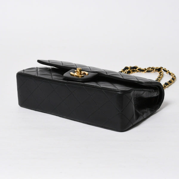 極美品 CHANEL シャネル ショルダーバッグ クラシックフラップ スモールチェーン 2番台 ブラック ゴールド金具 ココマーク 中古 4a009167
