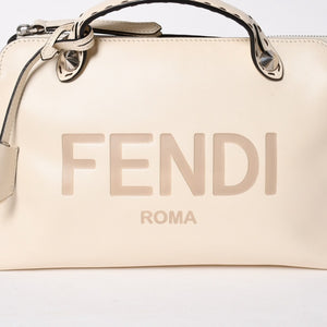 極美品 FENDI フェンディ バイ ザ ウェイ ミディアム 2WAY ハンドバッグ ショルダーバッグ 8BL146 カーフレザー アイボリー シルバー金具 中古 4a009142