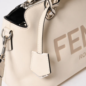 極美品 FENDI フェンディ バイ ザ ウェイ ミディアム 2WAY ハンドバッグ ショルダーバッグ 8BL146 カーフレザー アイボリー シルバー金具 中古 4a009142