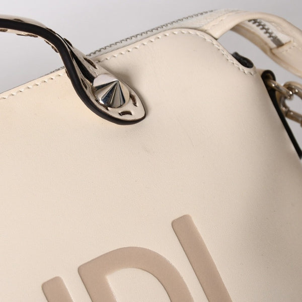 極美品 FENDI フェンディ バイ ザ ウェイ ミディアム 2WAY ハンドバッグ ショルダーバッグ 8BL146 カーフレザー アイボリー シルバー金具 中古 4a009142