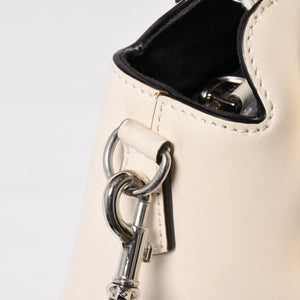 極美品 FENDI フェンディ バイ ザ ウェイ ミディアム 2WAY ハンドバッグ ショルダーバッグ 8BL146 カーフレザー アイボリー シルバー金具 中古 4a009142