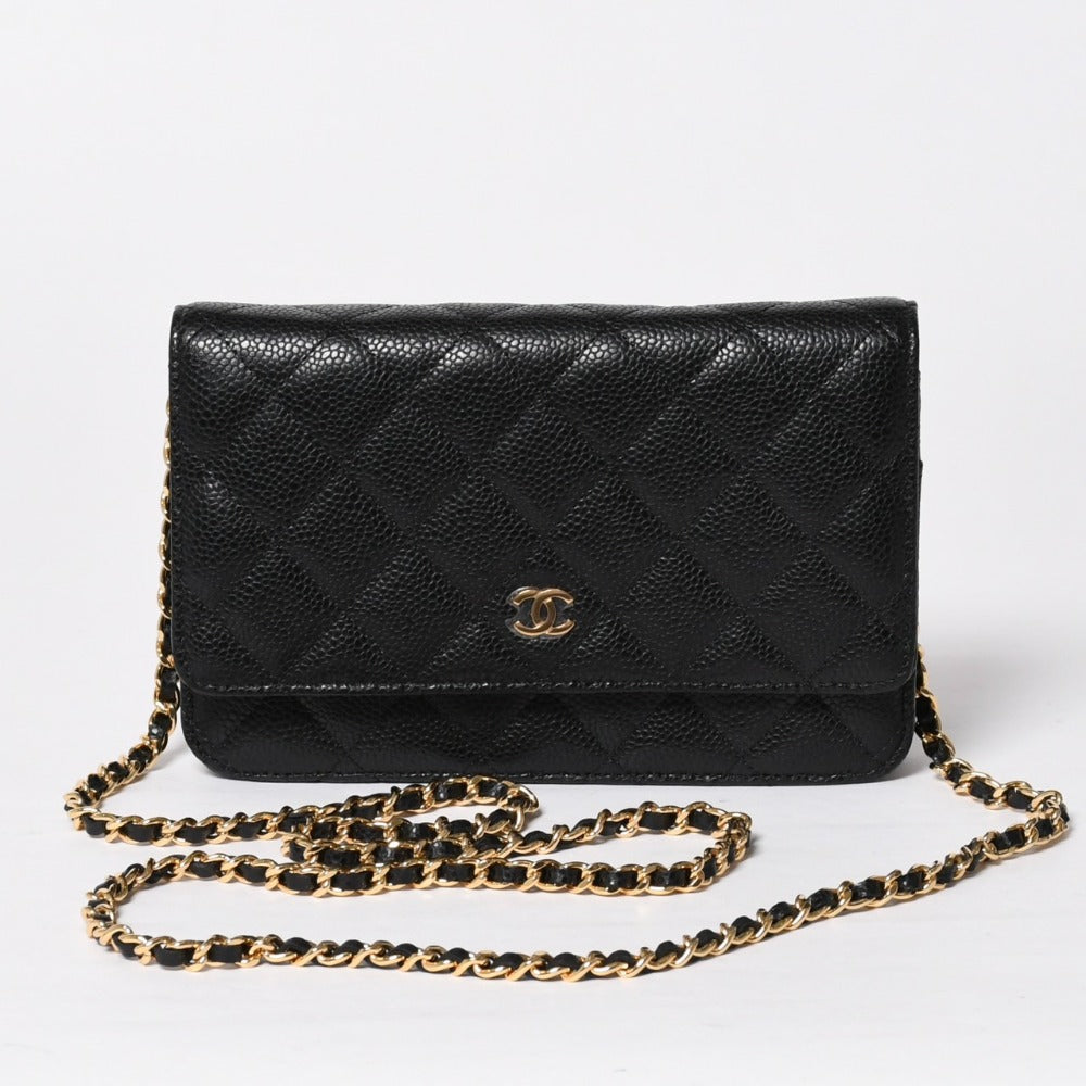 新品同様 CHANEL シャネル チェーンウォレット 長財布 30番台 ココマーク キャビアスキン ブラック ゴールド金具 中古 4a009245