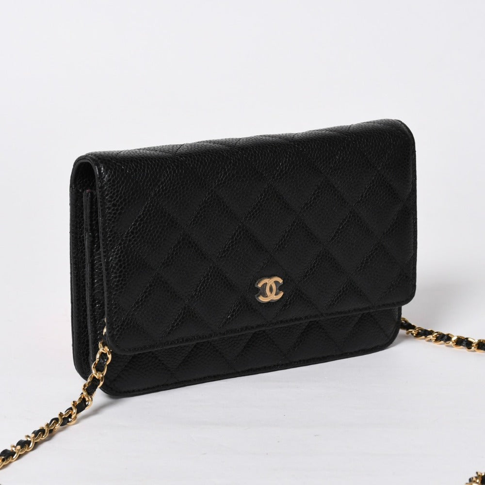 新品同様 CHANEL シャネル チェーンウォレット 長財布 30番台 ココマーク キャビアスキン ブラック ゴールド金具 中古 4a009245