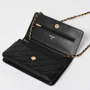 新品同様 CHANEL シャネル チェーンウォレット 長財布 30番台 ココマーク キャビアスキン ブラック ゴールド金具 中古 4a009245