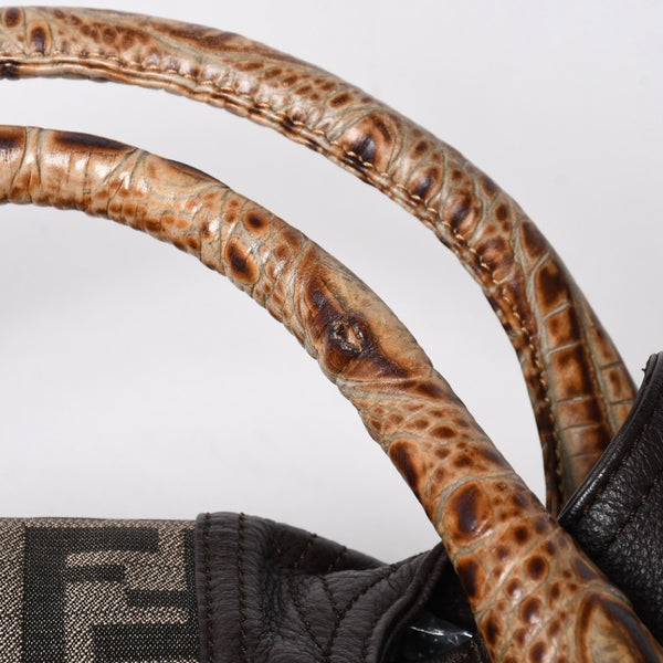 極美品 FENDI フェンディ スパイバッグ ハンドバッグ 8BR511 イタリア製 レザー キャンバス ブラウン ゴールド金具 中古 4a001565