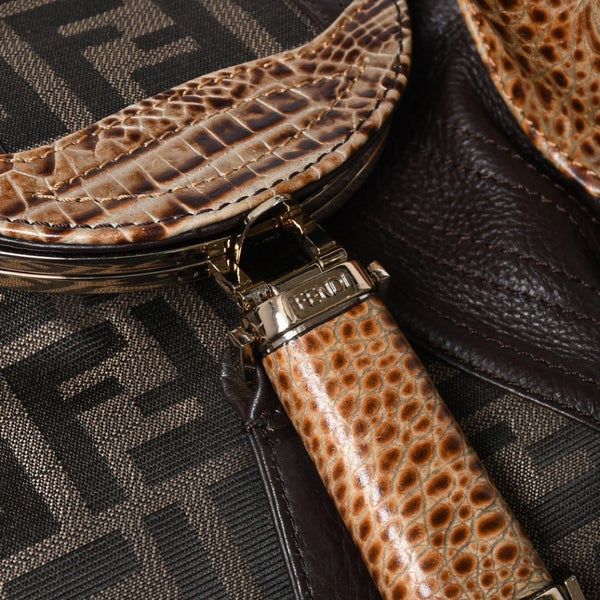 極美品 FENDI フェンディ スパイバッグ ハンドバッグ 8BR511 イタリア製 レザー キャンバス ブラウン ゴールド金具 中古 4a001565