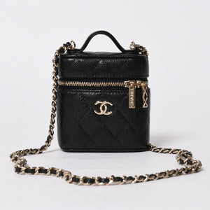 新品同様品 CHANEL シャネル スモールヴァニティーケース ショルダーバッグ キャビアスキン ブラック ゴールド金具 31番台 中古 4a009243