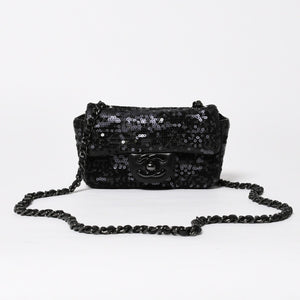 極美品 CHANEL シャネル ショルダーバッグ ミニマトラッセ ムーンライト オン ウォーター スパンコール ブラック 15番台 中古 4a009148