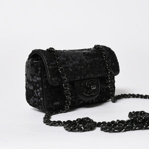 極美品 CHANEL シャネル ショルダーバッグ ミニマトラッセ ムーンライト オン ウォーター スパンコール ブラック 15番台 中古 4a009148