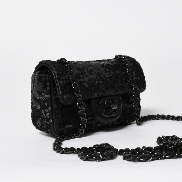 極美品 CHANEL シャネル ショルダーバッグ ミニマトラッセ ムーンライト オン ウォーター スパンコール ブラック 15番台 中古 4a009148