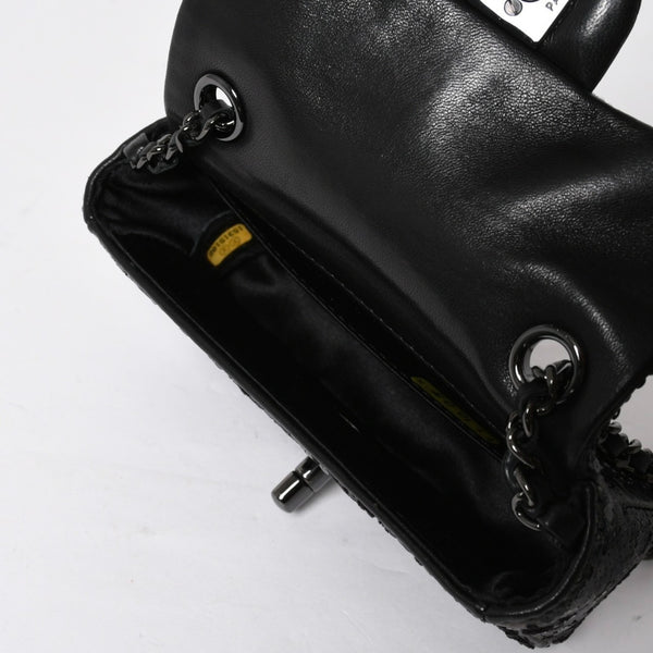 極美品 CHANEL シャネル ショルダーバッグ ミニマトラッセ ムーンライト オン ウォーター スパンコール ブラック 15番台 中古 4a009148