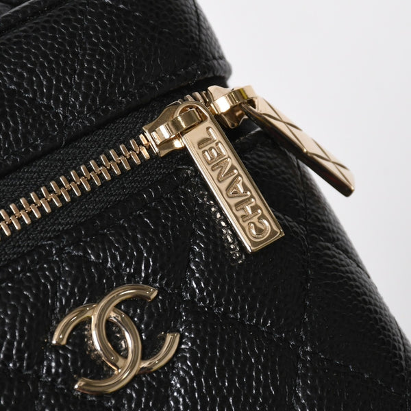 新品同様品 CHANEL シャネル スモールヴァニティーケース ショルダーバッグ キャビアスキン ブラック ゴールド金具 31番台 中古 4a009243
