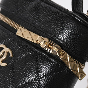 新品同様品 CHANEL シャネル スモールヴァニティーケース ショルダーバッグ キャビアスキン ブラック ゴールド金具 31番台 中古 4a009243