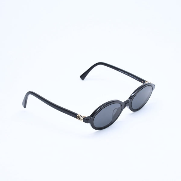 Mint condition MIU MIU sunglasses, black with gold hardware, size 50.◻18 Used 4a009637